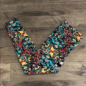 LuLaRoe flowered TC Leggings